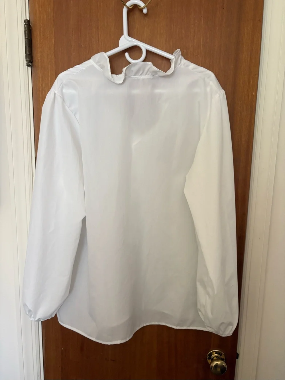 Women’s Plus Size  Classic White Blouse-Ruffled Neckline /Front Sz 3XL - Picture 8 of 10